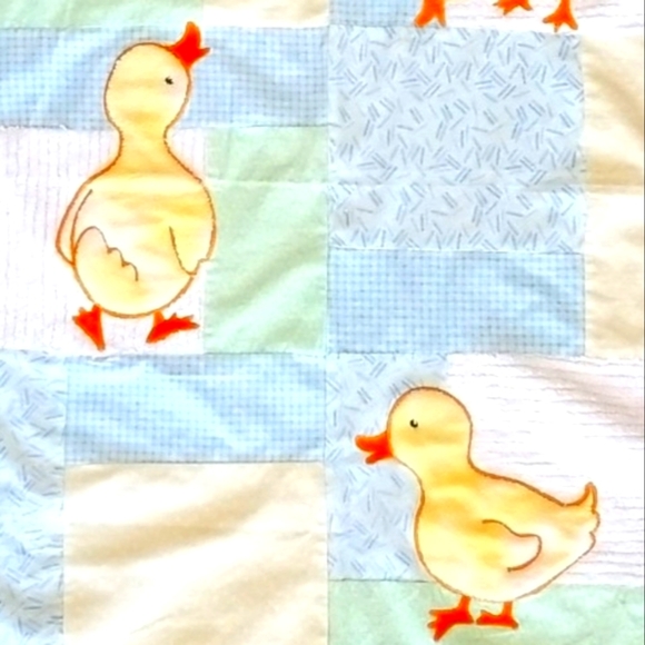 Vtg 3 Little Ducks Quilt - Hamd-Pieced Nursery Quilt Topper Only - Picture 3 of 9